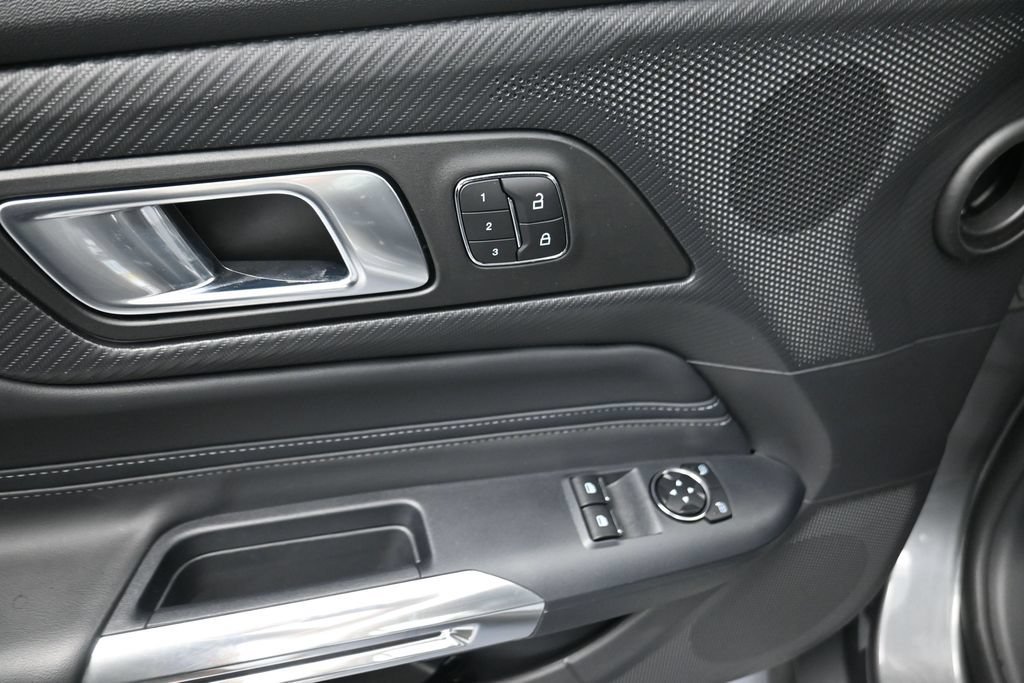 Used 2025 Ford Mustang GT Premium RWD image 6