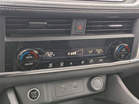 Certified 2023 Nissan Rogue SV AWD/4WD image 12