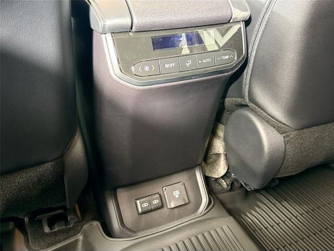 New 2026 Toyota Highlander Limited AWD/4WD image 40