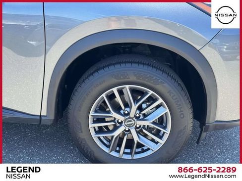Certified 2026 Nissan Rogue SV AWD/4WD image 8