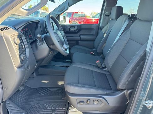 New 2026 Chevrolet Silverado 1500 Custom Trail Boss w/ LPO, Dark Essentials Package image 5