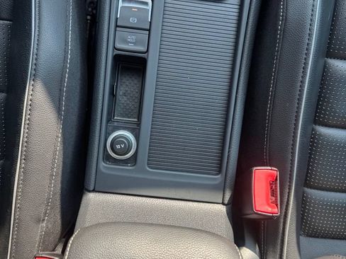 Used 2019 Volkswagen Golf R 4-Door AWD/4WD image 13