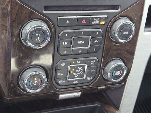 Used 2014 Ford F150 Platinum image 20