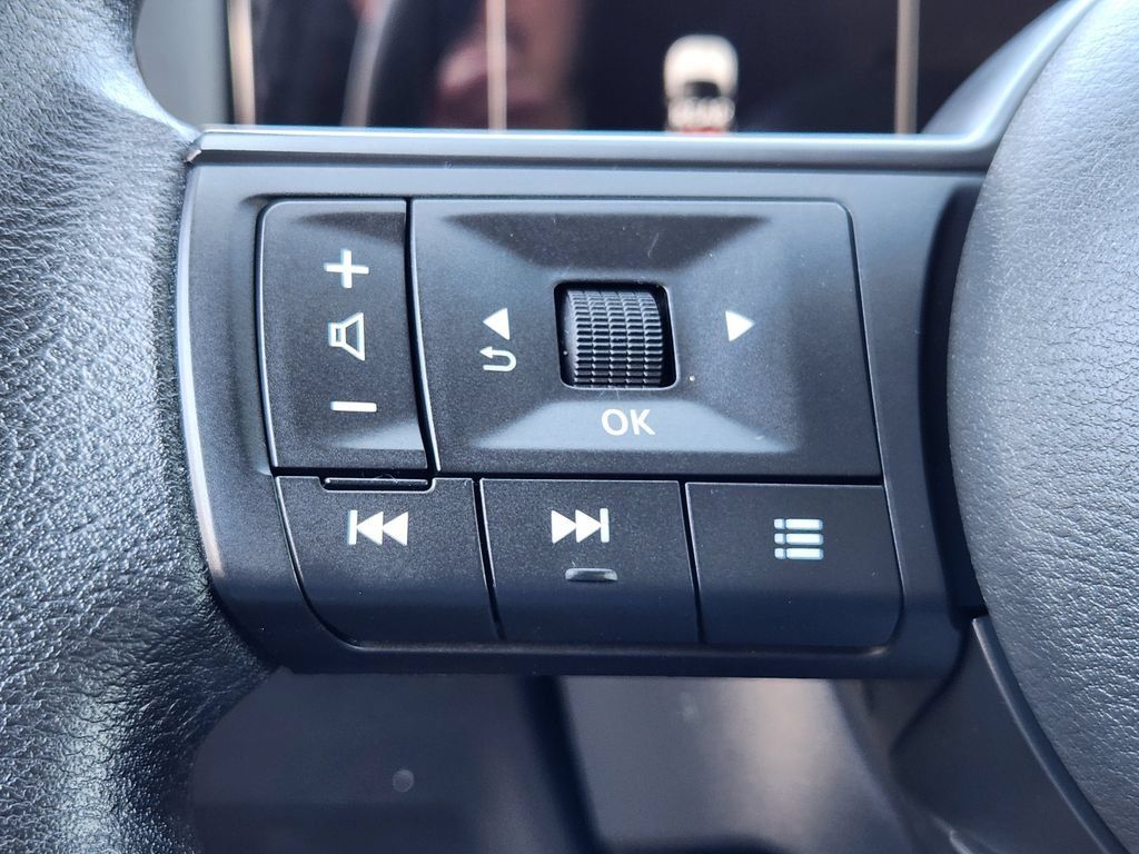 Certified 2025 Nissan Kicks SV AWD/4WD image 20