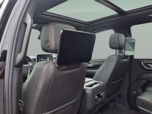 Certified 2021 Chevrolet Suburban High Country AWD/4WD image 13