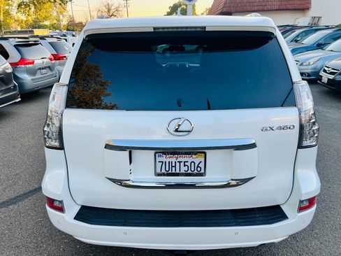 Used 2015 Lexus GX 460 w/ Premium Package image 8