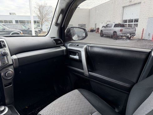 Used 2016 Toyota 4Runner SR5 image 19