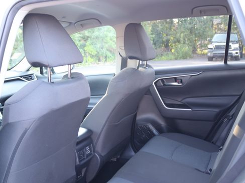 Certified 2025 Toyota RAV4 XLE FWD image 16