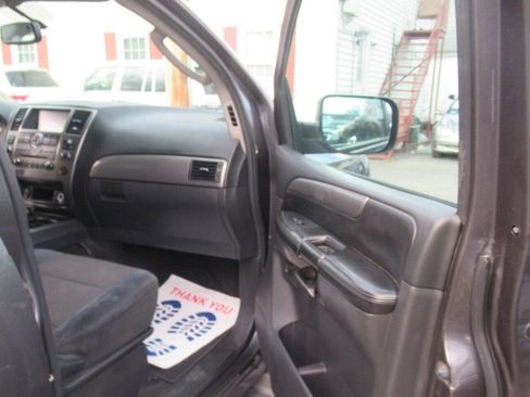 Used 2012 Nissan Armada SV image 31