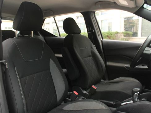 Used 2020 Nissan Kicks S FWD image 28