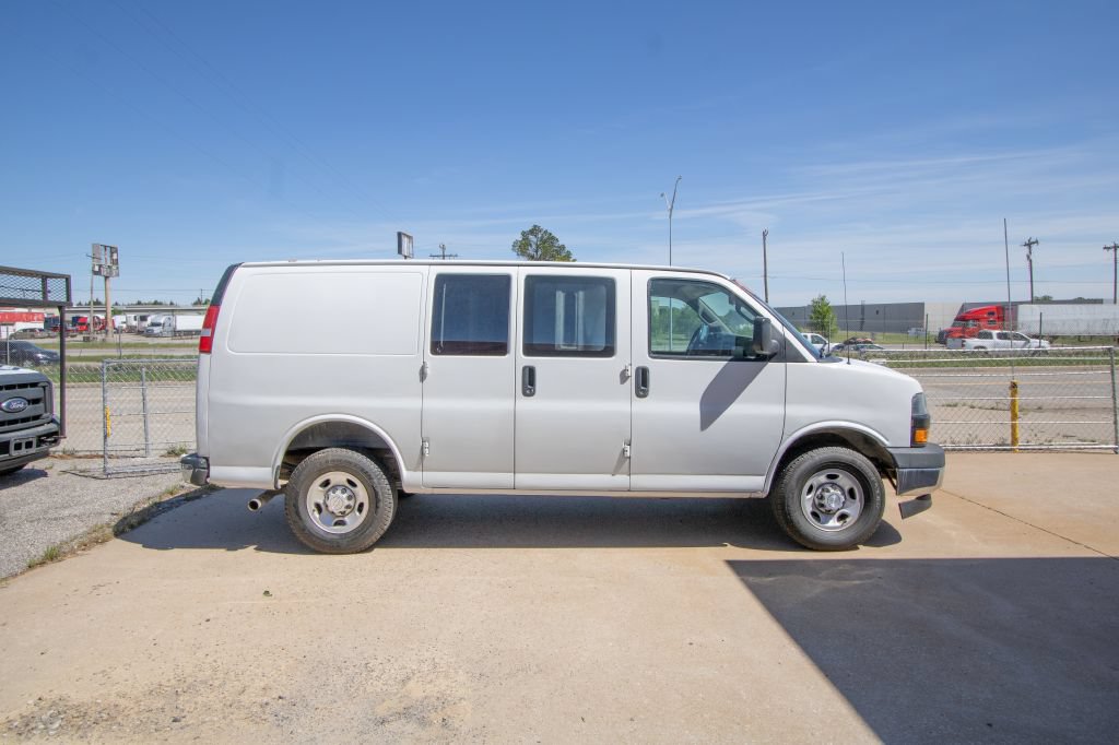 Used 2019 Chevrolet Express 2500 w/ Driver Convenience Package RWD image 8
