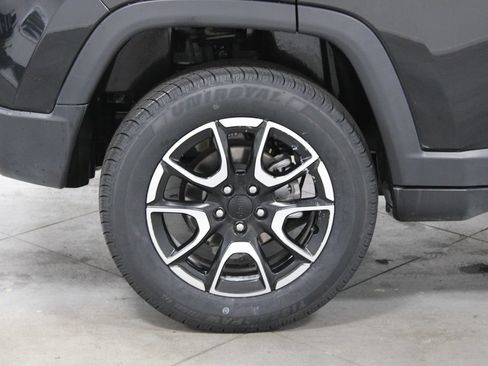 Used 2024 Jeep Compass Trailhawk AWD/4WD image 12