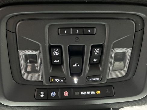 Used 2024 Chevrolet Silverado 2500 ZR2 w/ Technology Package image 44