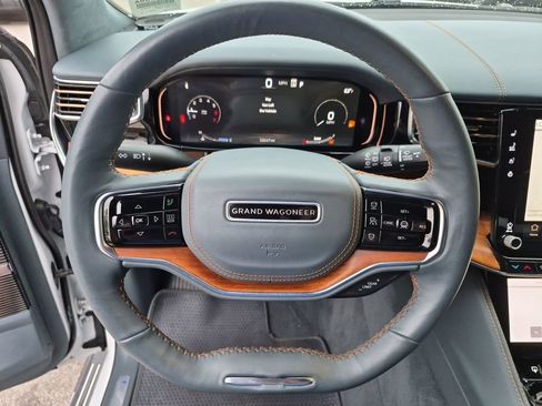 Used 2024 Jeep Grand Wagoneer Series III AWD/4WD image 21