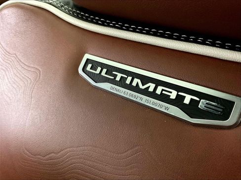 Used 2024 GMC Yukon Denali Ultimate AWD/4WD image 37