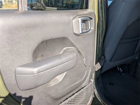 Used 2023 Jeep Gladiator Willys image 27