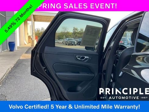 Certified 2025 Volvo XC60 B5 Core image 26