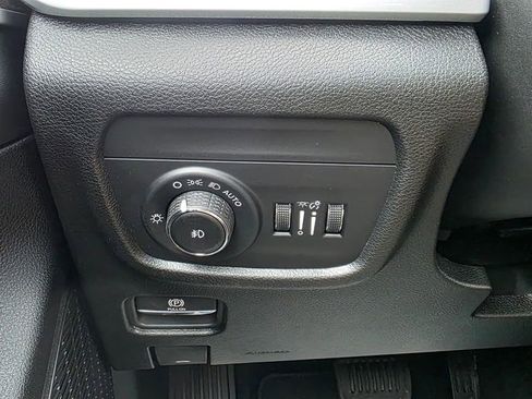 New 2025 Jeep Grand Cherokee Limited w/ Black Appearance Package image 30