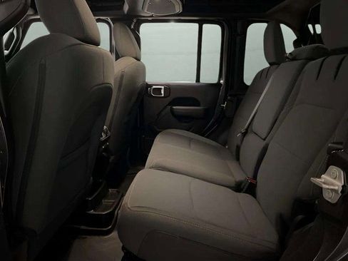 Used 2024 Jeep Wrangler Unlimited image 60