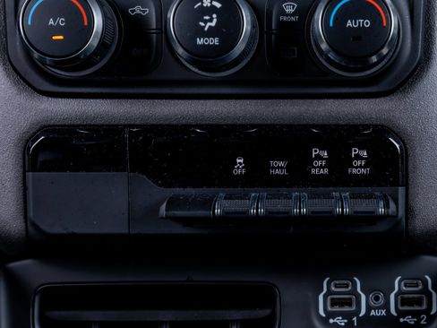 Used 2023 RAM 1500 Big Horn AWD/4WD image 29