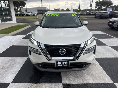 Used 2021 Nissan Rogue SL FWD image 2