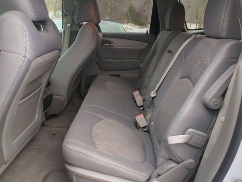 Used 2017 Chevrolet Traverse LT image 23