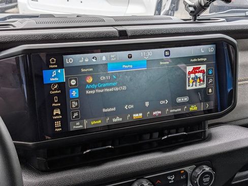 Used 2024 Jeep Wrangler Unlimited w/ Convenience Group AWD/4WD image 17
