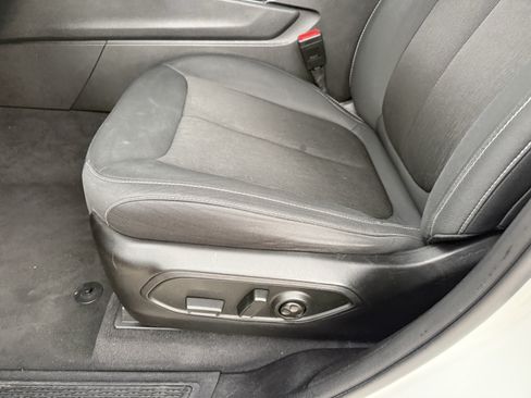 Used 2023 Jeep Grand Cherokee L Laredo RWD image 28