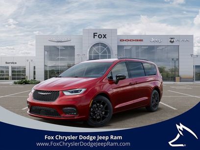 New 2026 Chrysler Pacifica Select w/ S Appearance Package