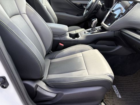 Certified 2025 Subaru Outback Onyx Edition AWD/4WD image 30