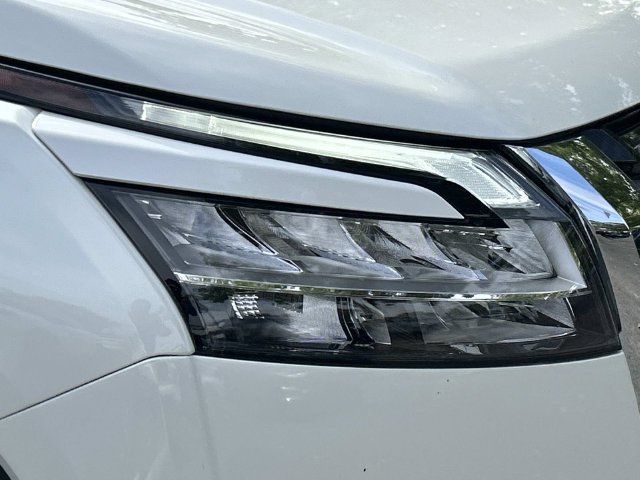 Used 2024 Nissan Pathfinder Platinum w/ Cargo Package AWD/4WD image 10