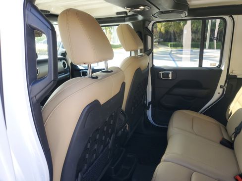 Used 2019 Jeep Wrangler Unlimited Rubicon image 15