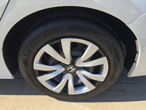 Used 2024 Honda Civic LX image 9