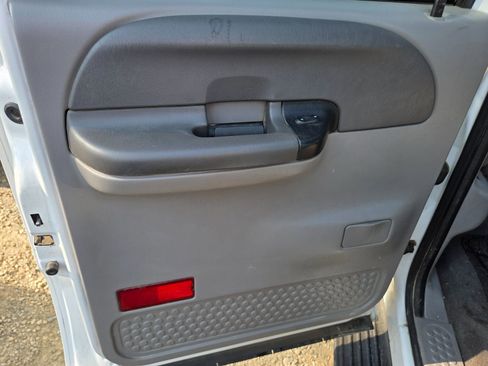 Used 2000 Ford F350 Lariat image 9