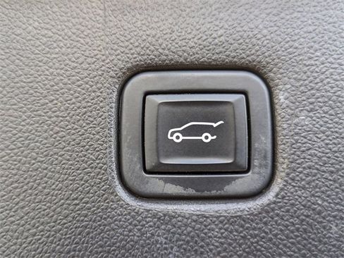 Used 2022 Chevrolet Blazer LT image 14