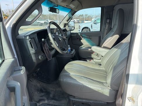 Used 2020 Chevrolet Express 2500 image 5