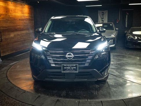 Used 2024 Nissan Rogue S FWD image 4