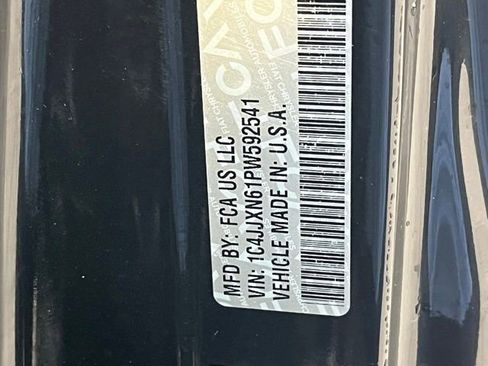 Certified 2023 Jeep Wrangler Unlimited AWD/4WD image 34
