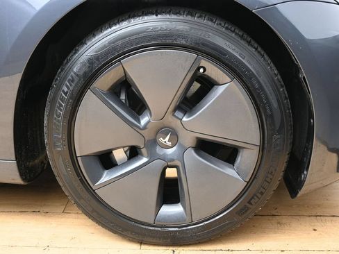 Used 2023 Tesla Model 3 Standard Range RWD image 13