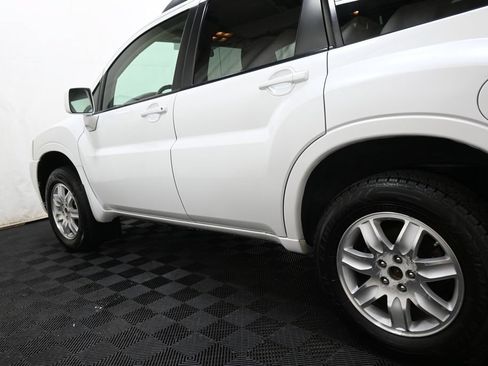 Used 2011 Mitsubishi Endeavor LS AWD/4WD image 9
