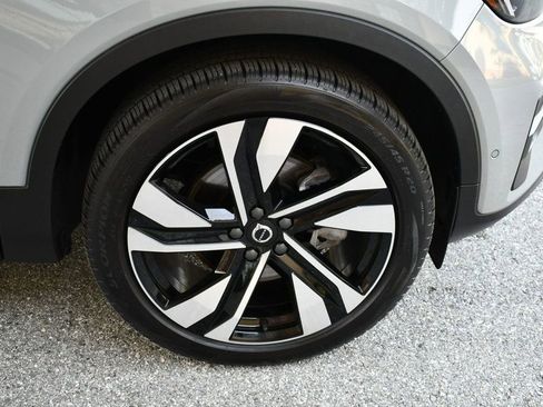 Used 2025 Volvo XC40 B5 Ultra image 58