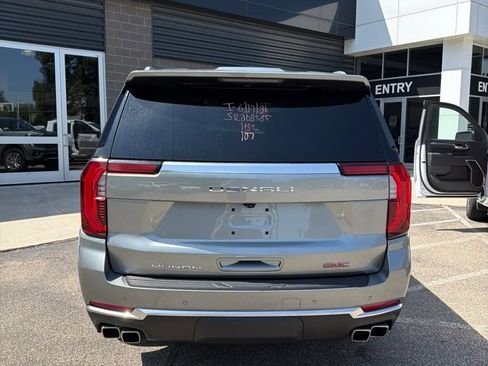 Used 2025 GMC Yukon XL Denali AWD/4WD image 5