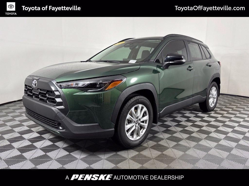 Used 2026 Toyota Corolla Cross LE FWD image 1