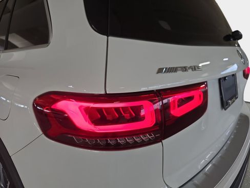 Used 2023 Mercedes-Benz GLB 35 AMG 4MATIC image 32