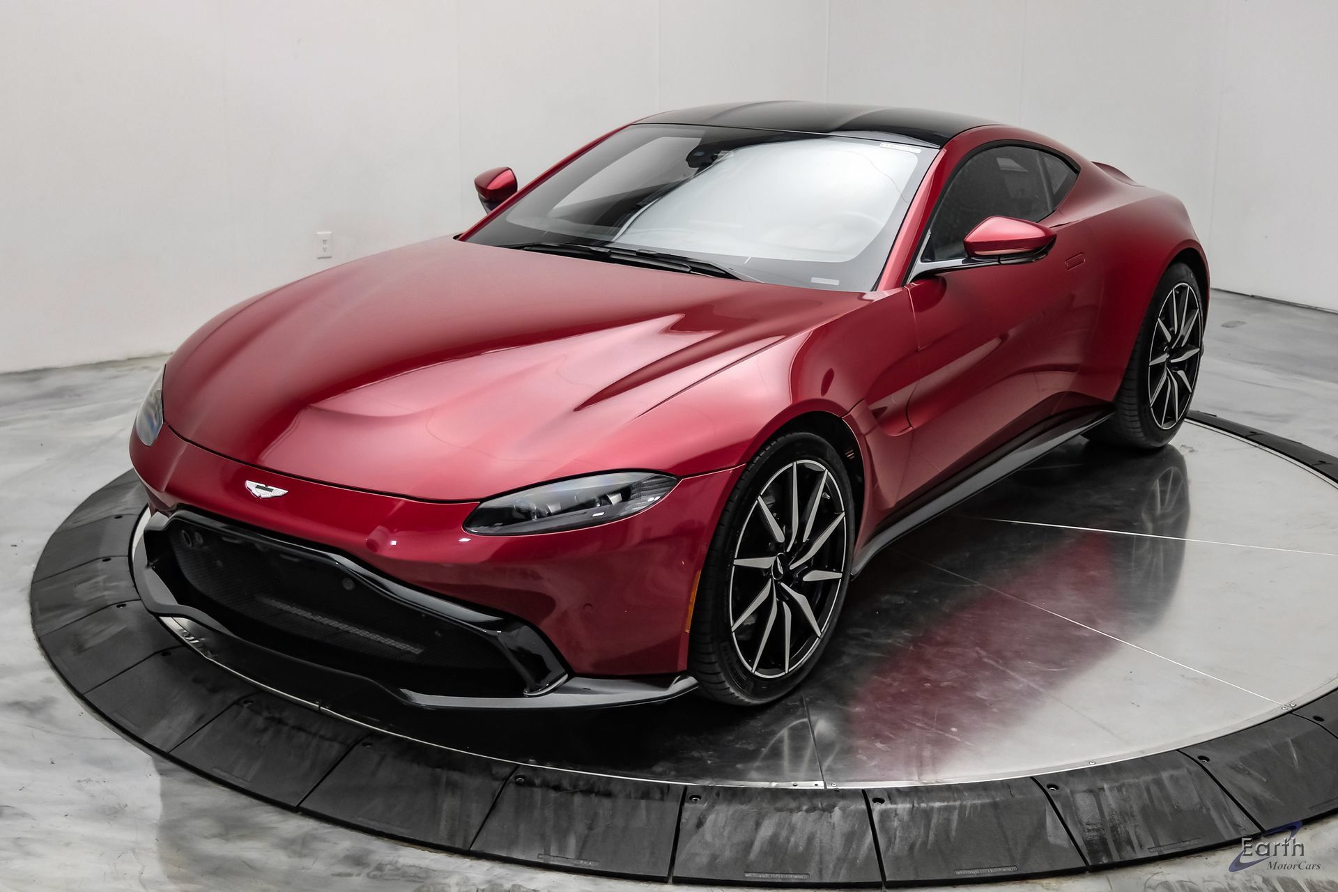 Used 2019 Aston Martin V8 Vantage Coupe RWD image 7