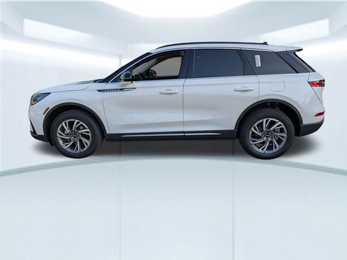 New 2026 Lincoln Corsair Premiere image 2