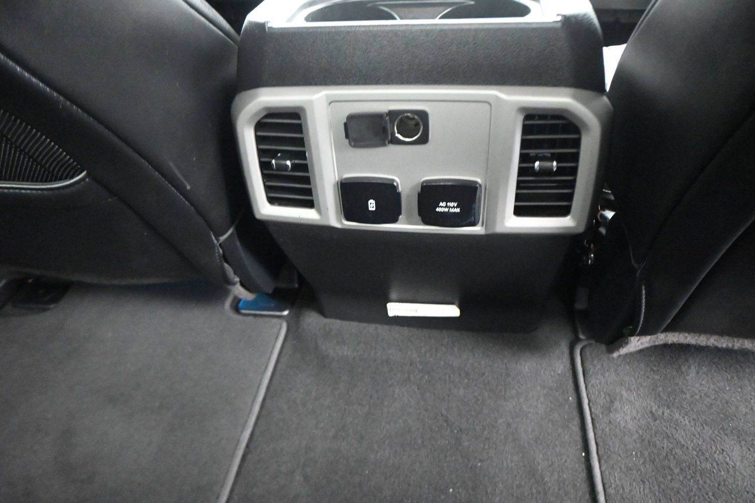 Used 2019 Ford F350 Lariat w/ Lariat Ultimate Package AWD/4WD image 16