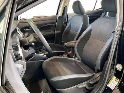 Used 2025 Nissan Versa SV FWD image 3