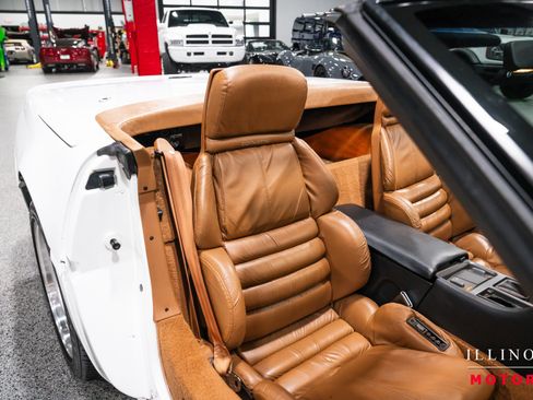 Used 1991 Chevrolet Corvette Convertible RWD image 25