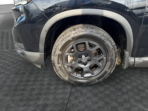 Used 2024 Honda Pilot TrailSport image 12